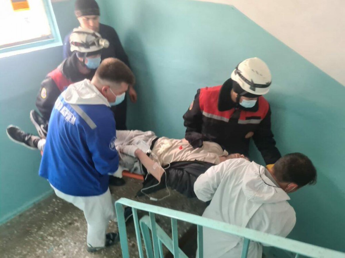 В Шымкенте мужчина выпал из окна многоэтажки