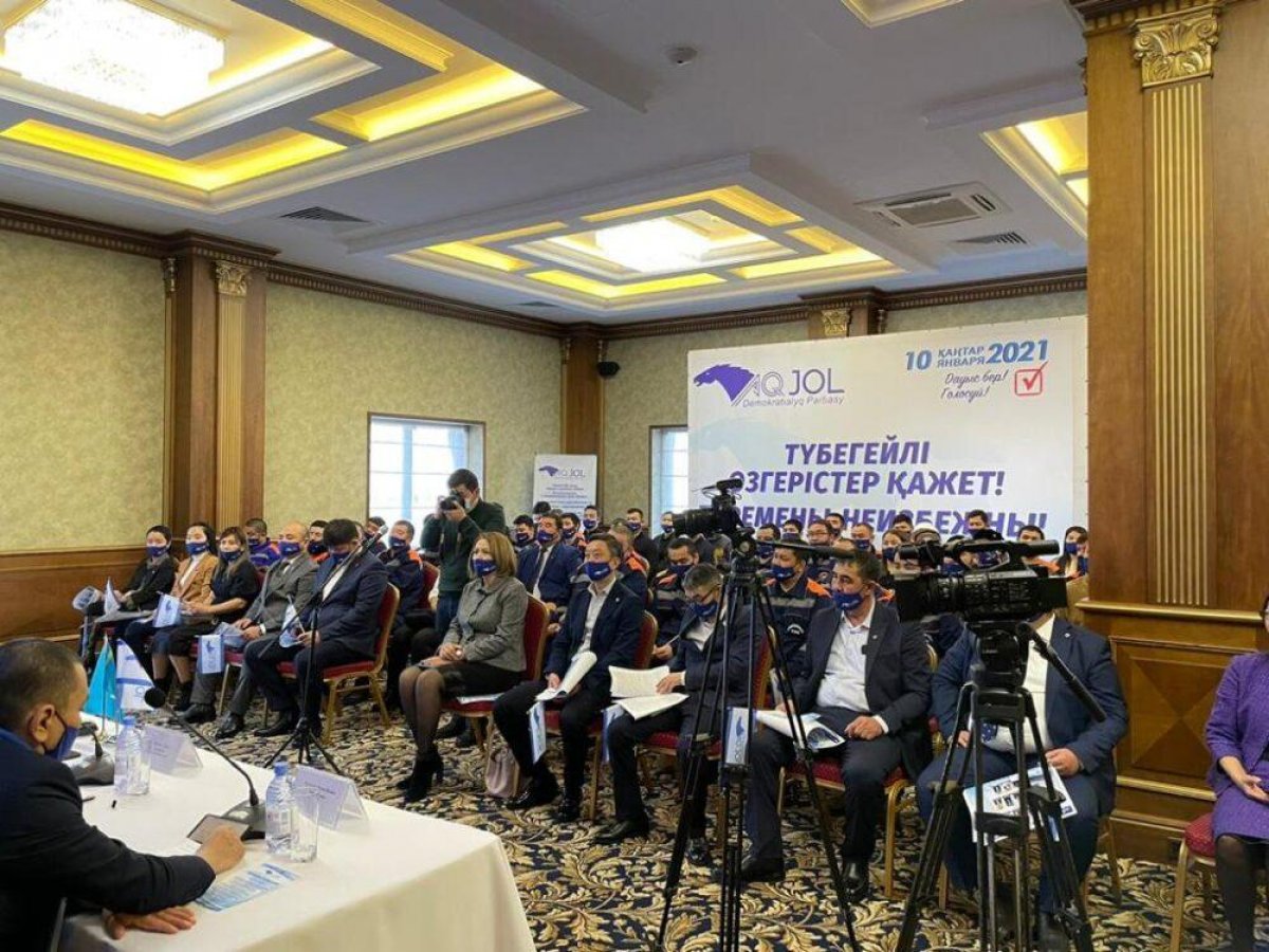 Члены партии Aq Jol встретились с промышленниками Атырау