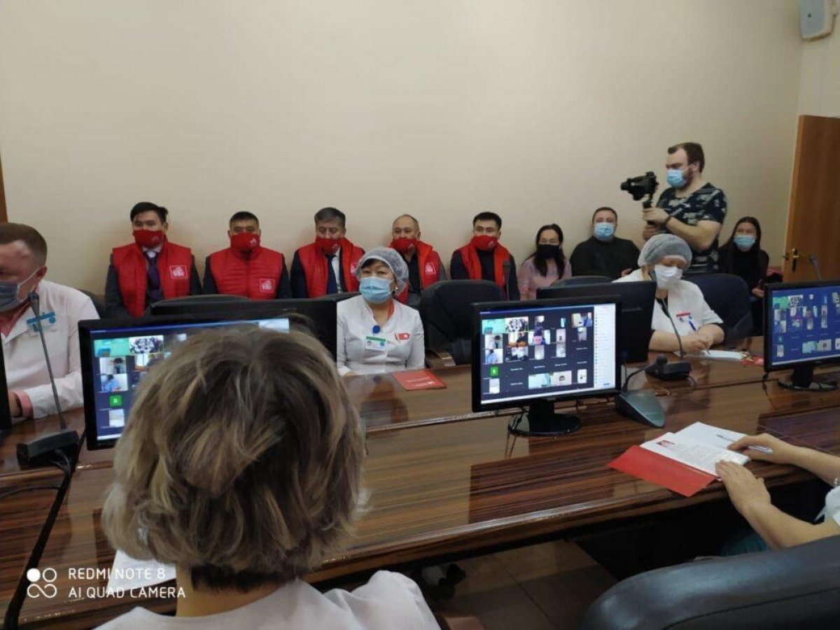 Кандидаты от Народной партии Казахстана встретились с медиками Кокшетау