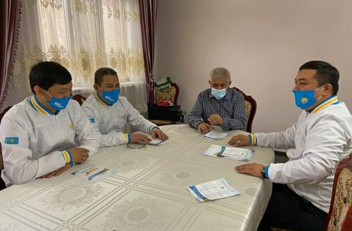 Депутаты должны бороться с коррупцией: жители Атырау дали напутствие нуротановцам