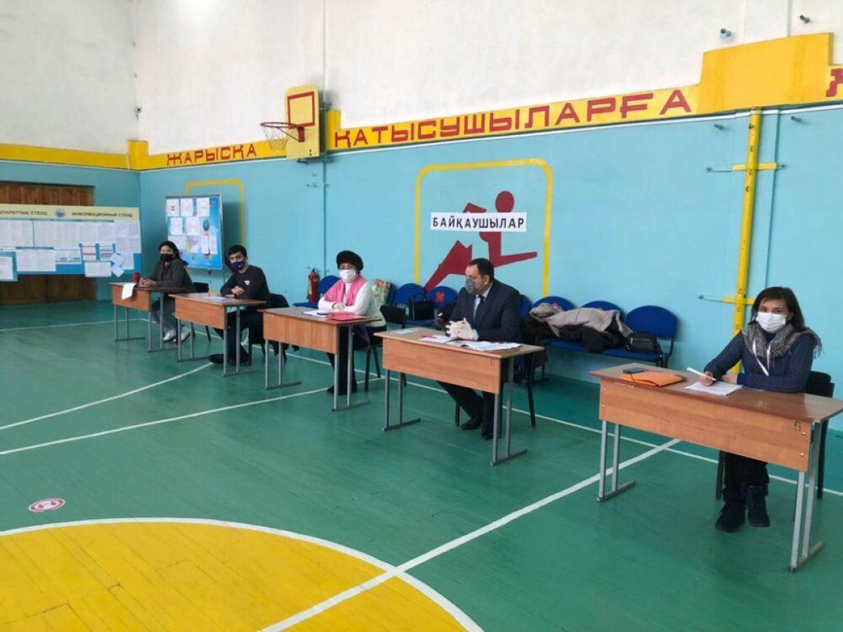 Люди радуются и делают селфи: наблюдатель о выборах в Таразе