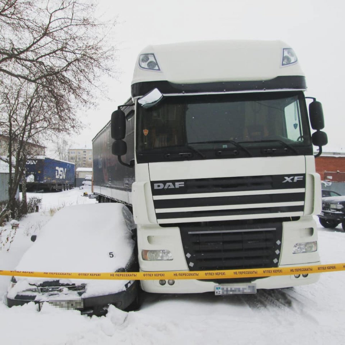 Житель СКО сел погреться в чужой грузовик и угнал его