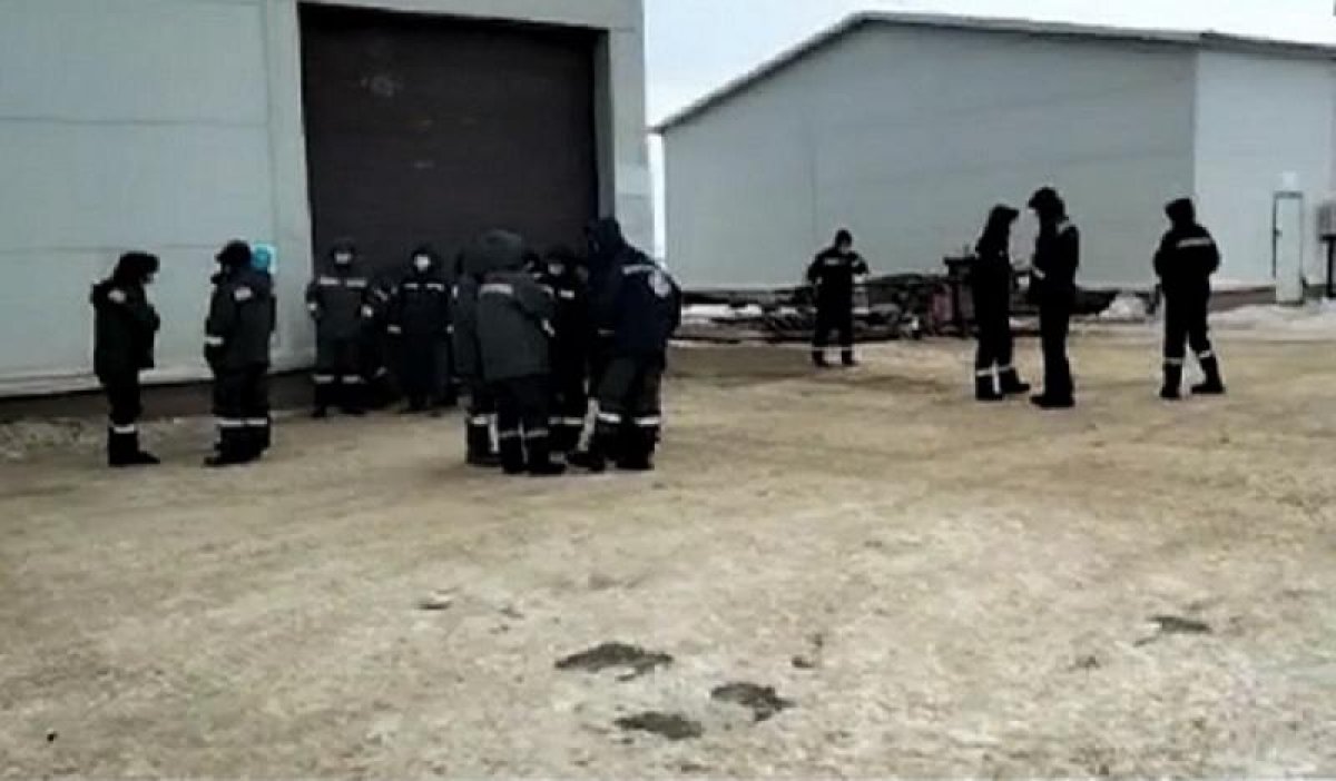 Нефтяники "АМК Мунай" прекратили забастовку. Им повысят зарплату