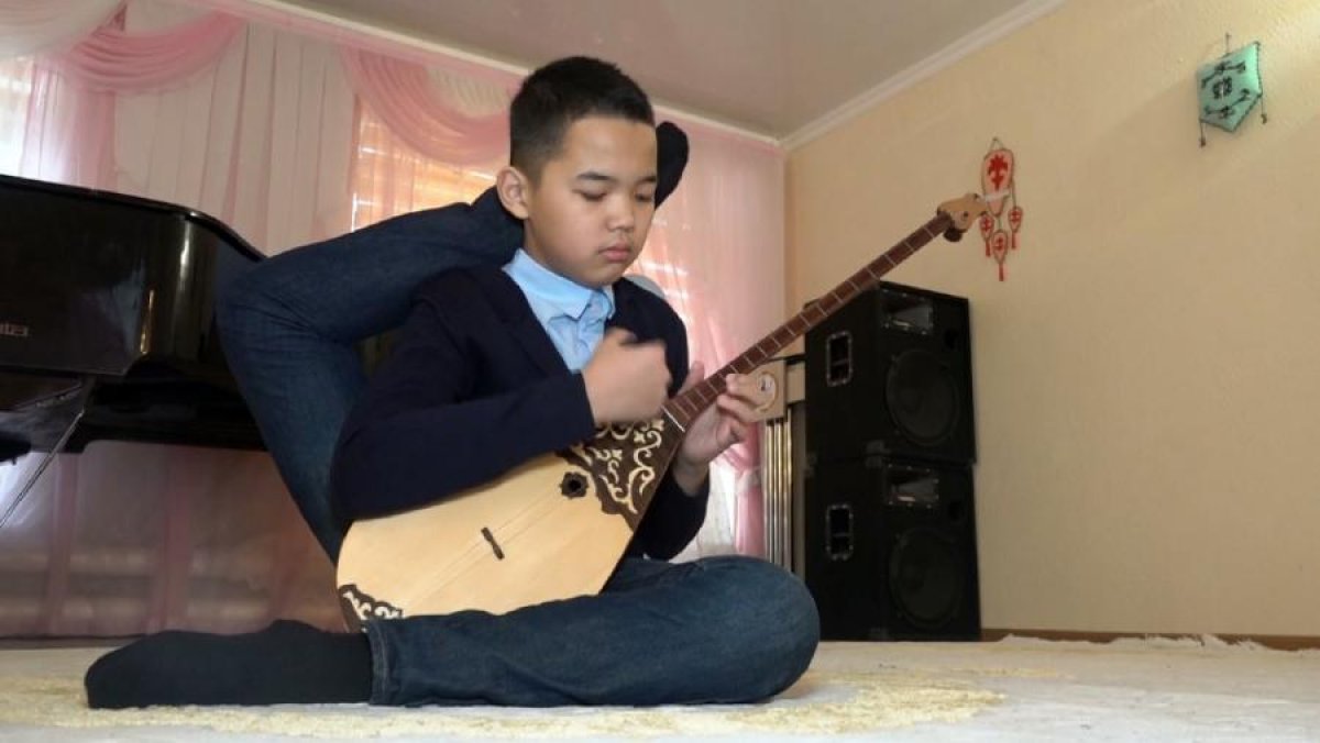 «Пластилиновый» мальчик из Актау удивил необычными трюками