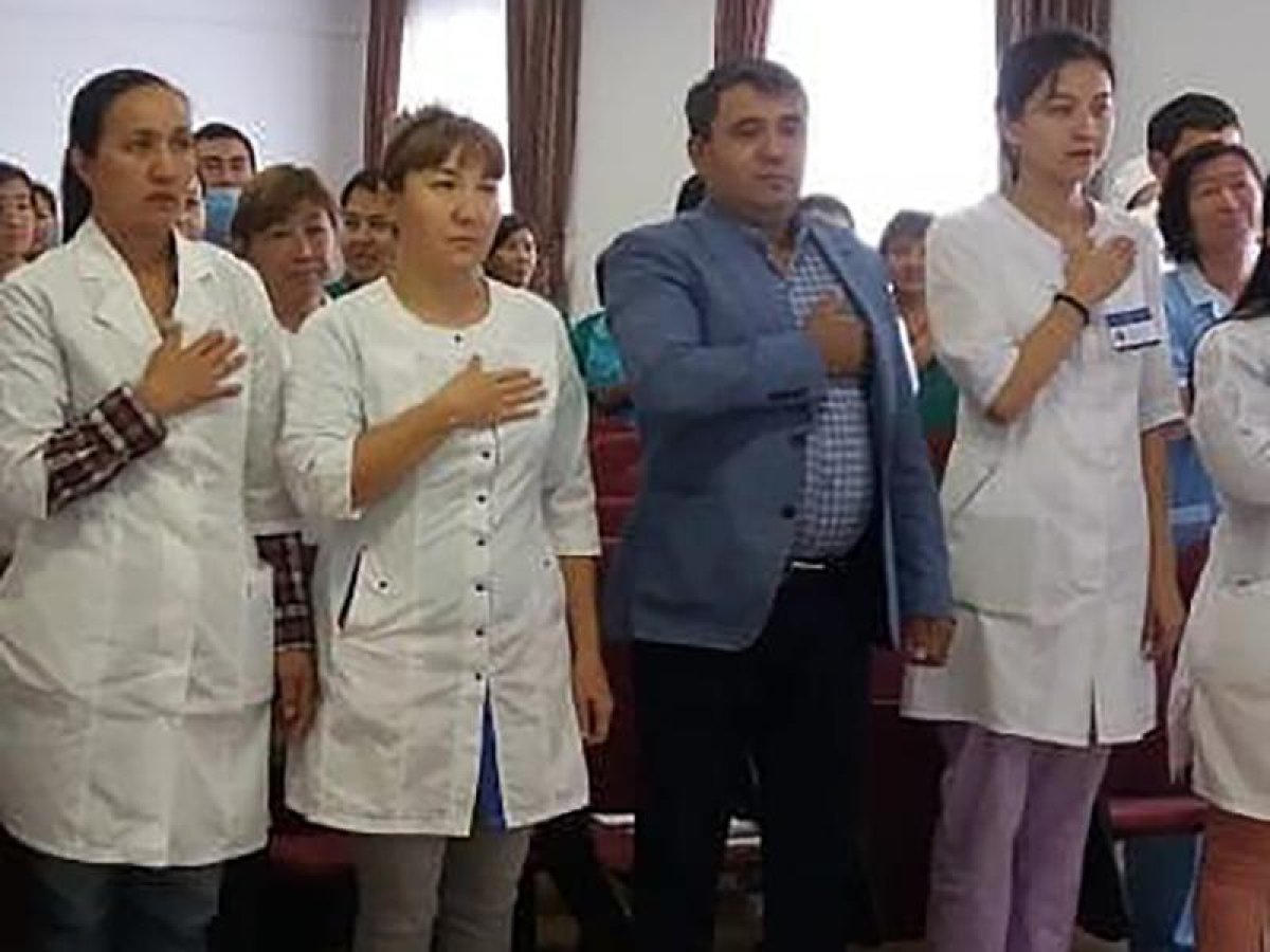Жена главного врача больницы в ЗКО незаконно получала зарплату