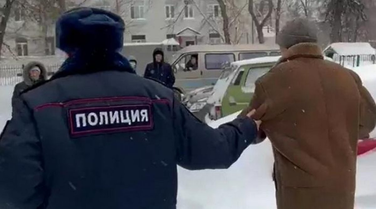 Уфимец полгода жил с трупом