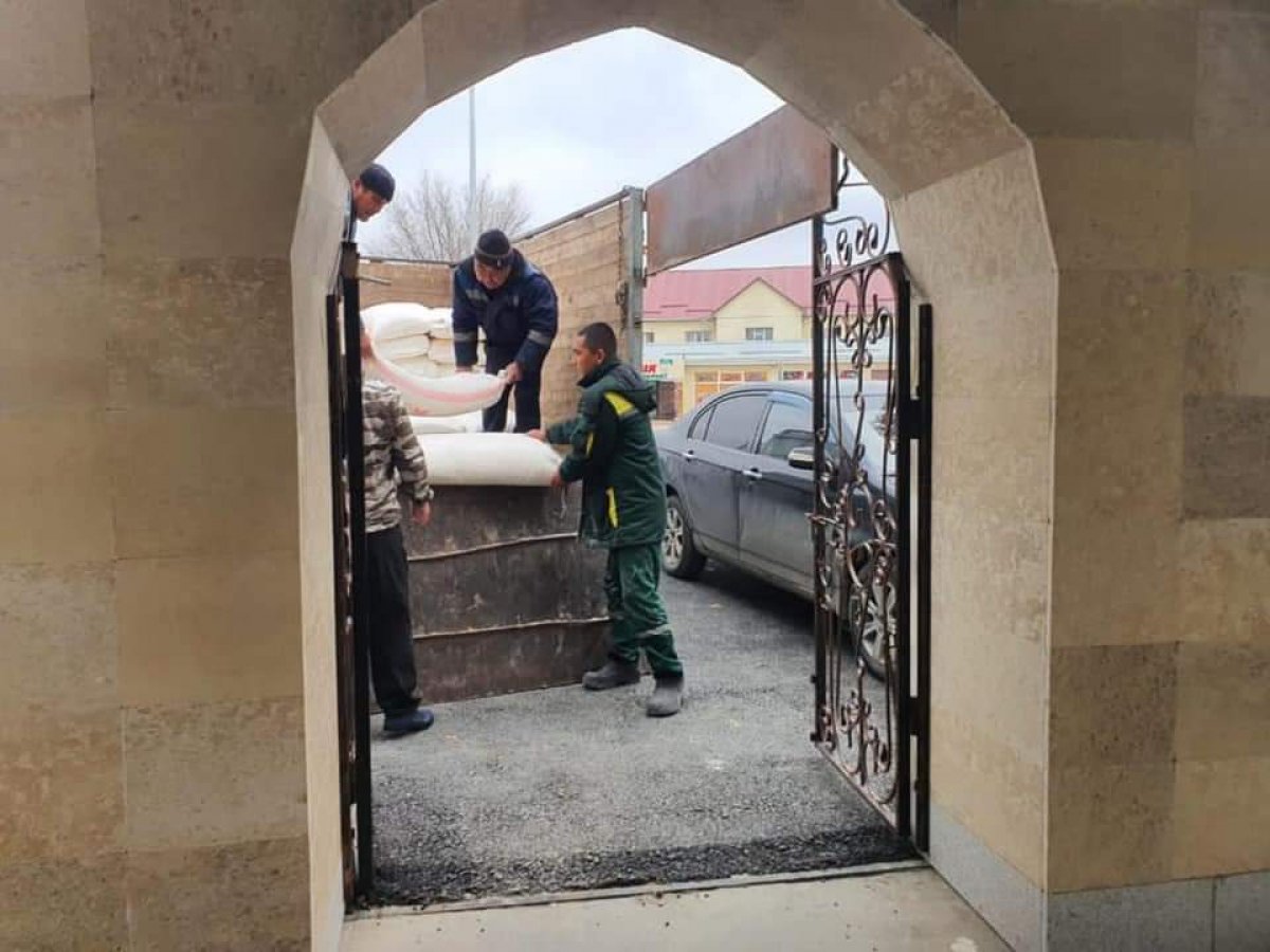 Меценат из Nur Otan раздал продукты 100 семьям