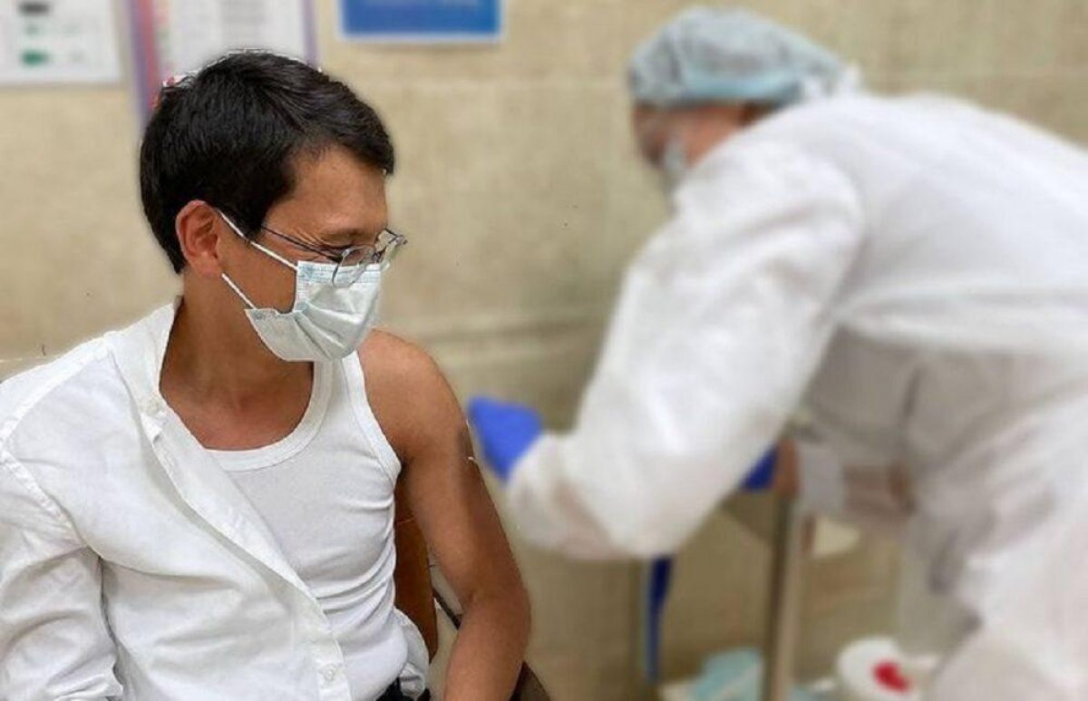 Мусин получил прививку от коронавируса