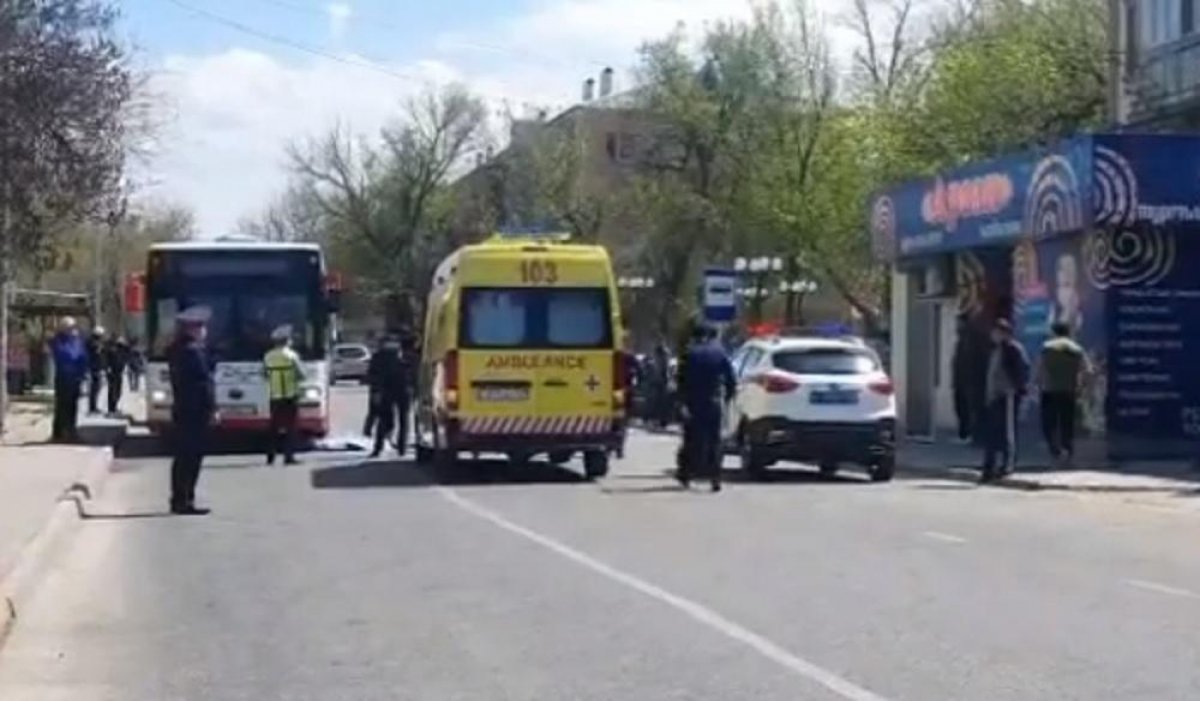 Водитель автобуса насмерть сбил ребенка в Шымкенте