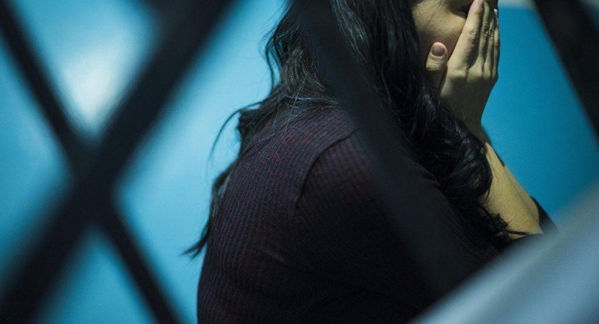 Казахстанка зарезала четырехмесячную дочь из-за того, что она "громко плакала"