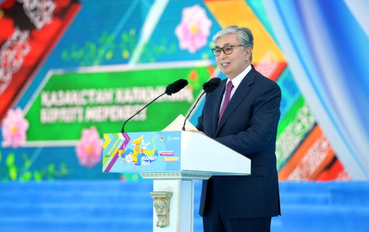 Токаев поздравил казахстанцев