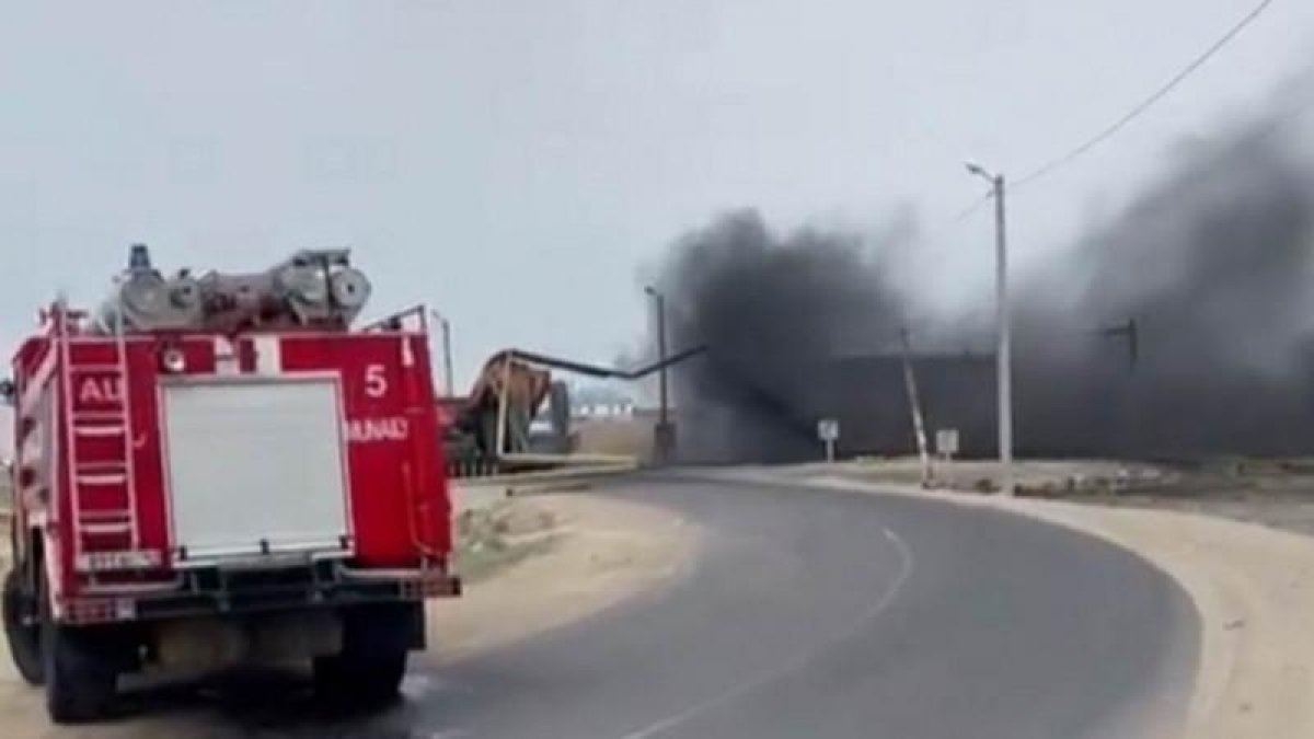 Cпецтранспорт врезался в газопровод: в Мангистау произошло ЧП