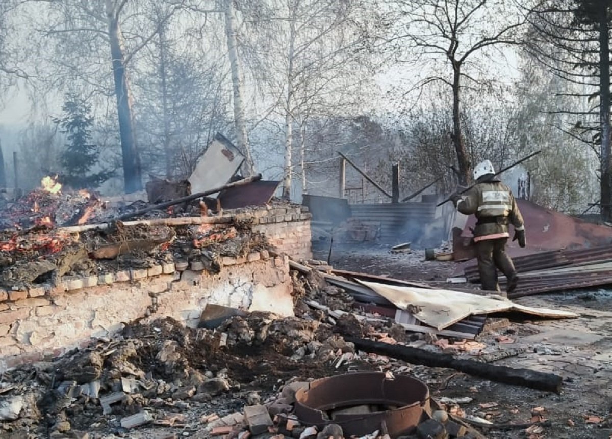 Фото лесного пожара сверху