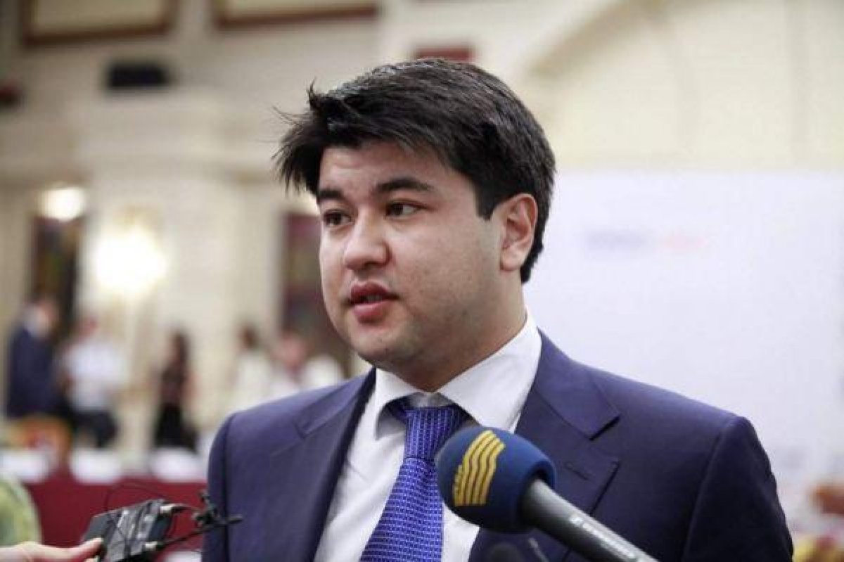 Куандык Бишимбаев вакцинировался от коронавируса