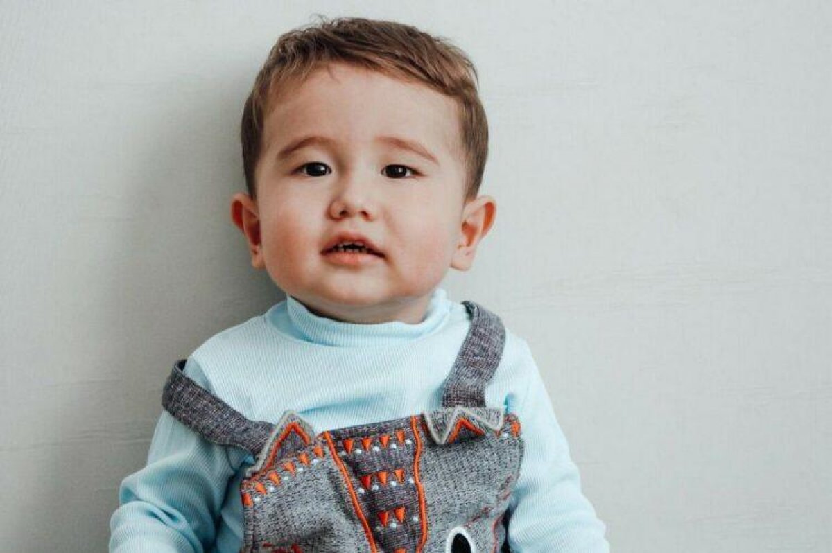 Юному казахстанцу Эмиру сделали укол за миллиард. Смотрите, как это было