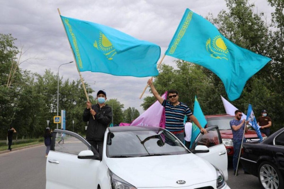 В Нур-Султане республиканские молодежные организации провели патриотическую акцию