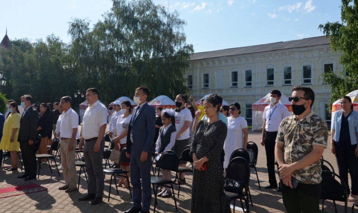 Nur Otan и молодежь ЗКО почтили память героев Великой Отечественной войны