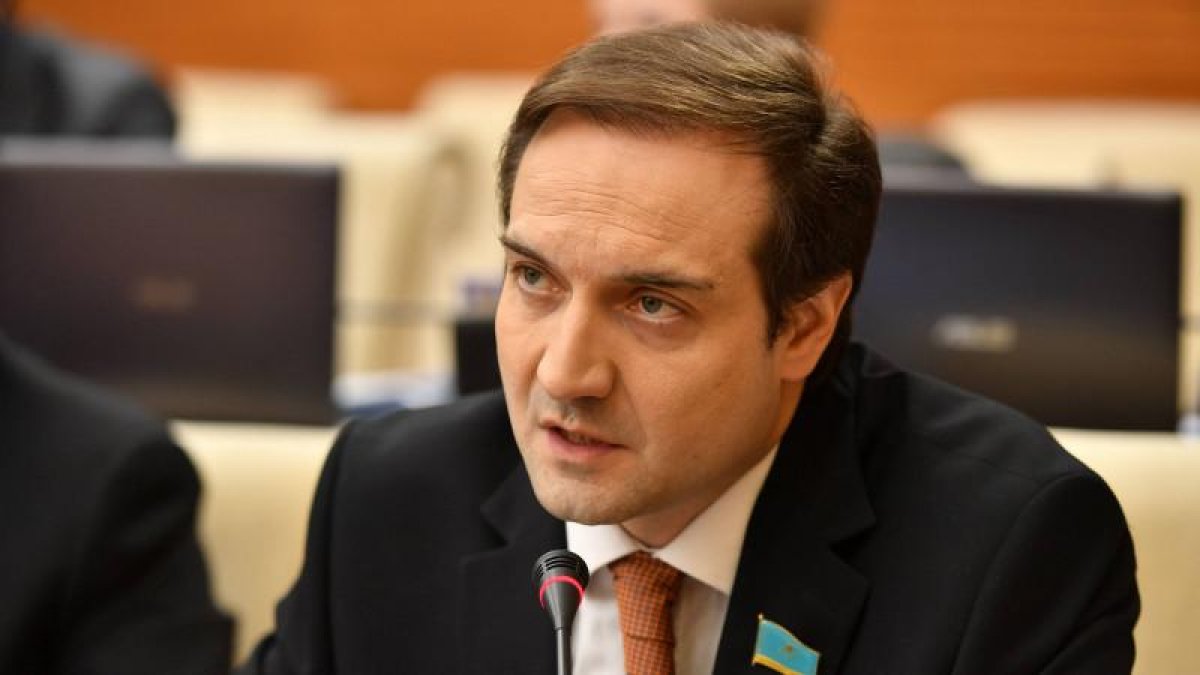 Артур Платонов: «Перенос столицы придал импульс развитию всей страны»