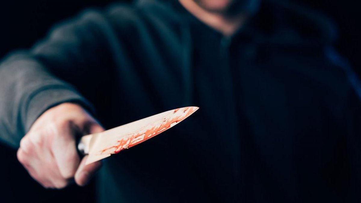 Казахстанец зарезал пожилую женщину и чуть не убил ее 9-летнего внука