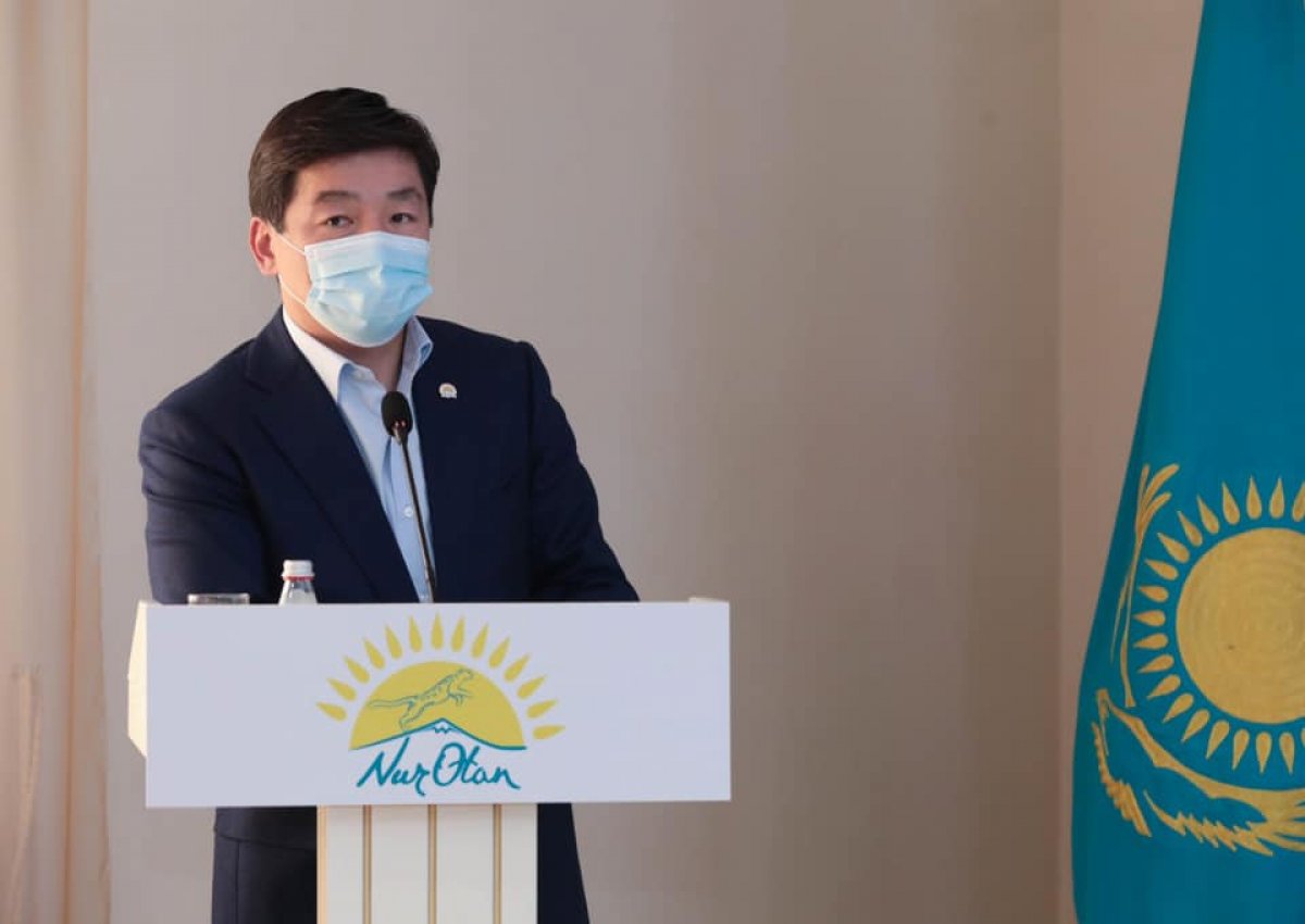 Байбек: более трех тысяч острых социальных вопросов находятся на контроле Nur Otan
