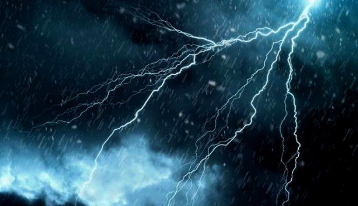 Из-за гроз и жары в 10 областях Казахстана объявлено штормовое предупреждение