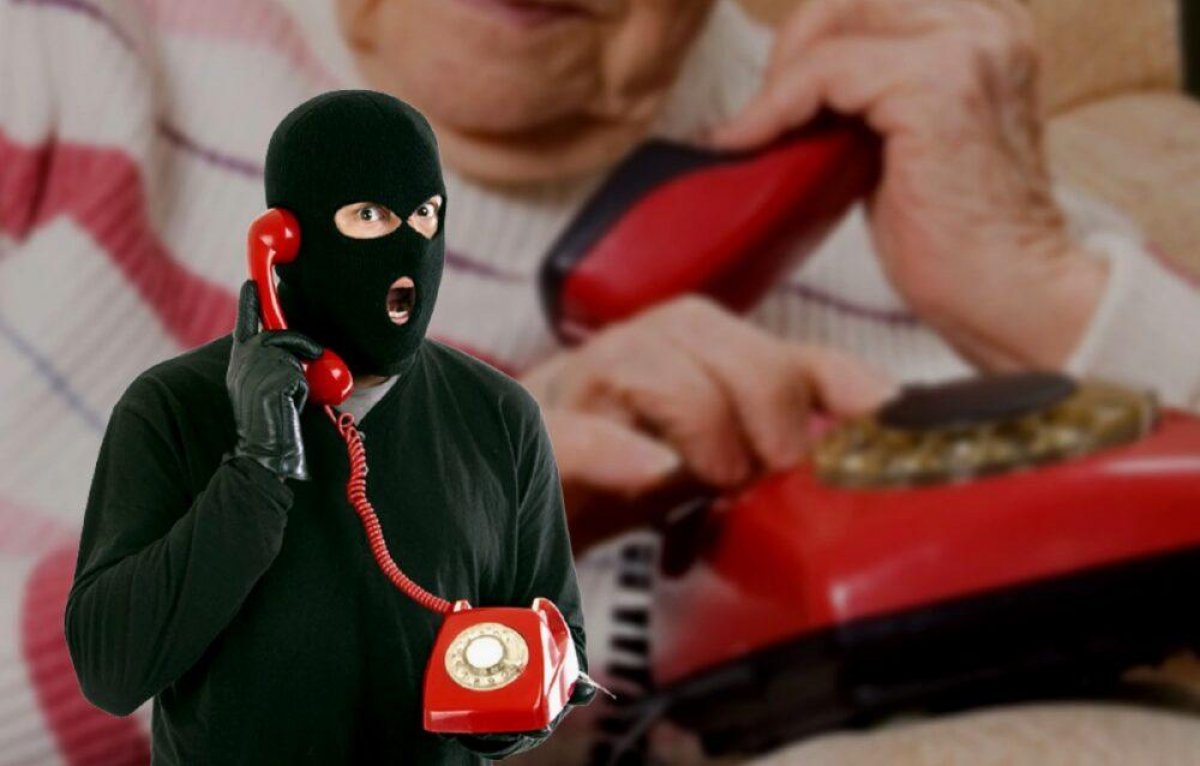 Мошенники уговорили 93-летнюю старушку в СКО скинуть им 300 тысяч тенге с балкона