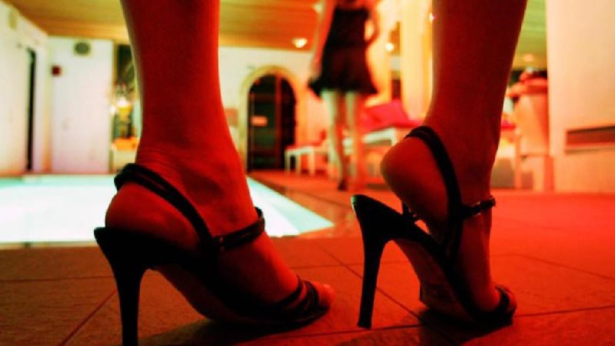 В Нур-Султане и Алматы выявили элитные притоны. Организаторы зарабатывали по 12 млн тенге в месяц