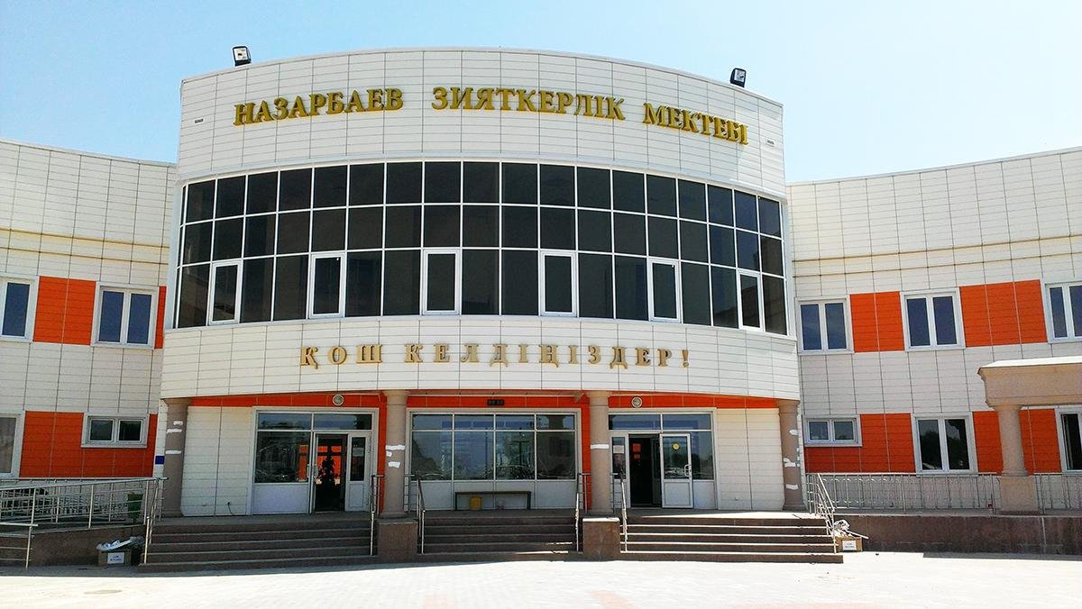Британский учитель уволился из НИШ после слухов о его судимости