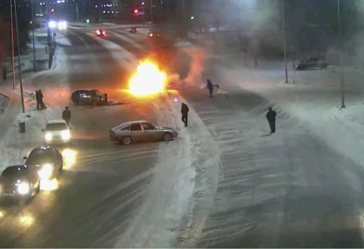 Пьяная женщина за рулем иномарки устроила массовое ДТП в Актобе