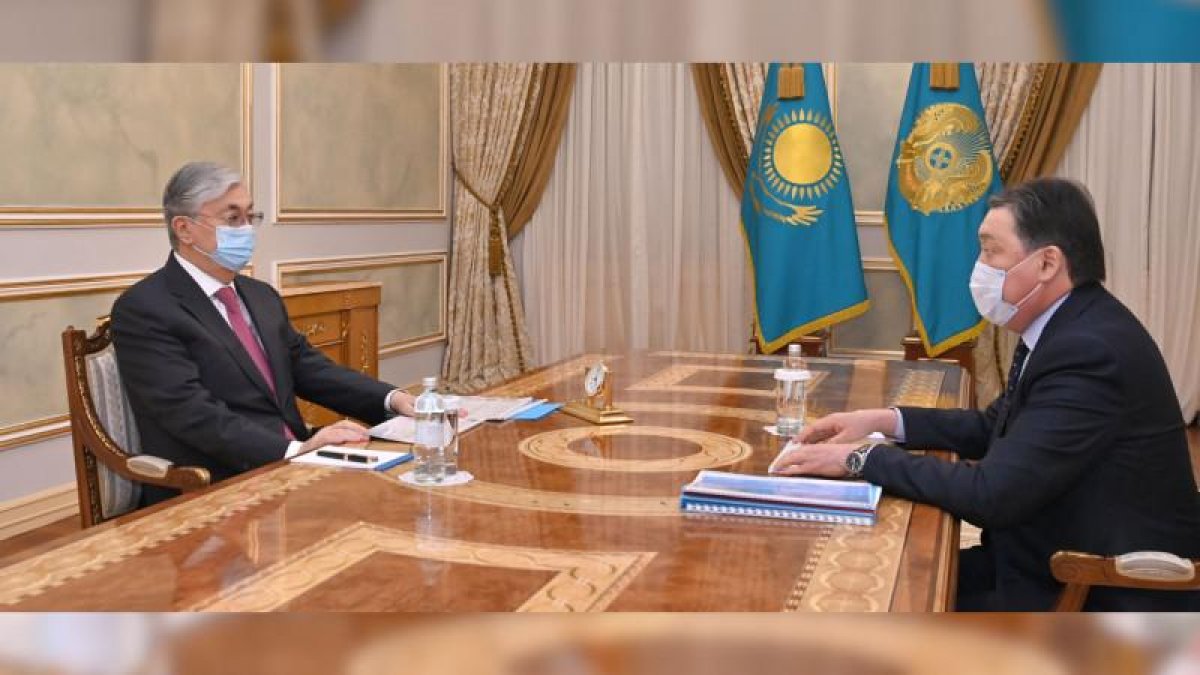 Токаев провел встречу с Маминым: о чем они говорили