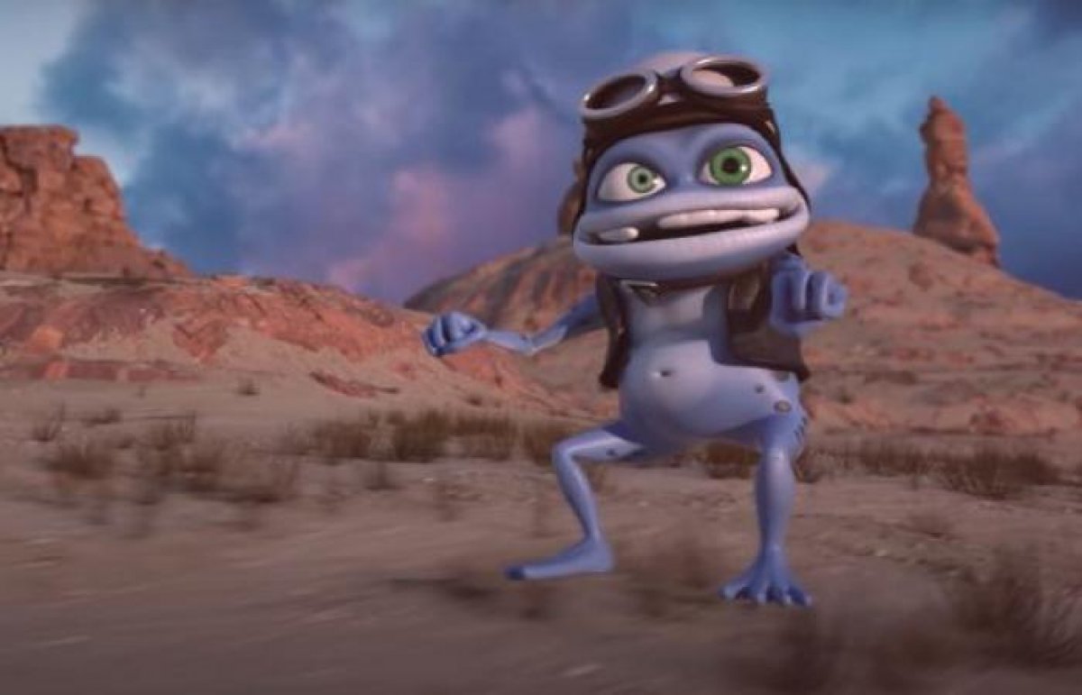 Клип крейзи. Crazy Frog tricky. Crazy Frog клип 2023 года. Эверест в какой стране мультик синяя лягушка. Crazy Frog tik Tok.