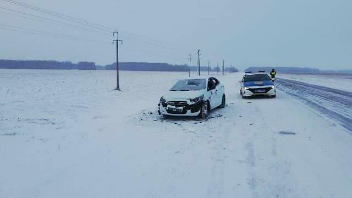 Автомобиль госслужащего обстреляли в СКО: он ездил в гости к родственникам