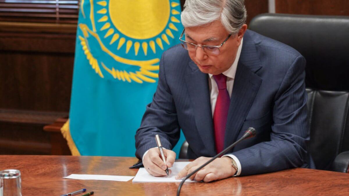 Токаев подписал закон об отмене смертной казни