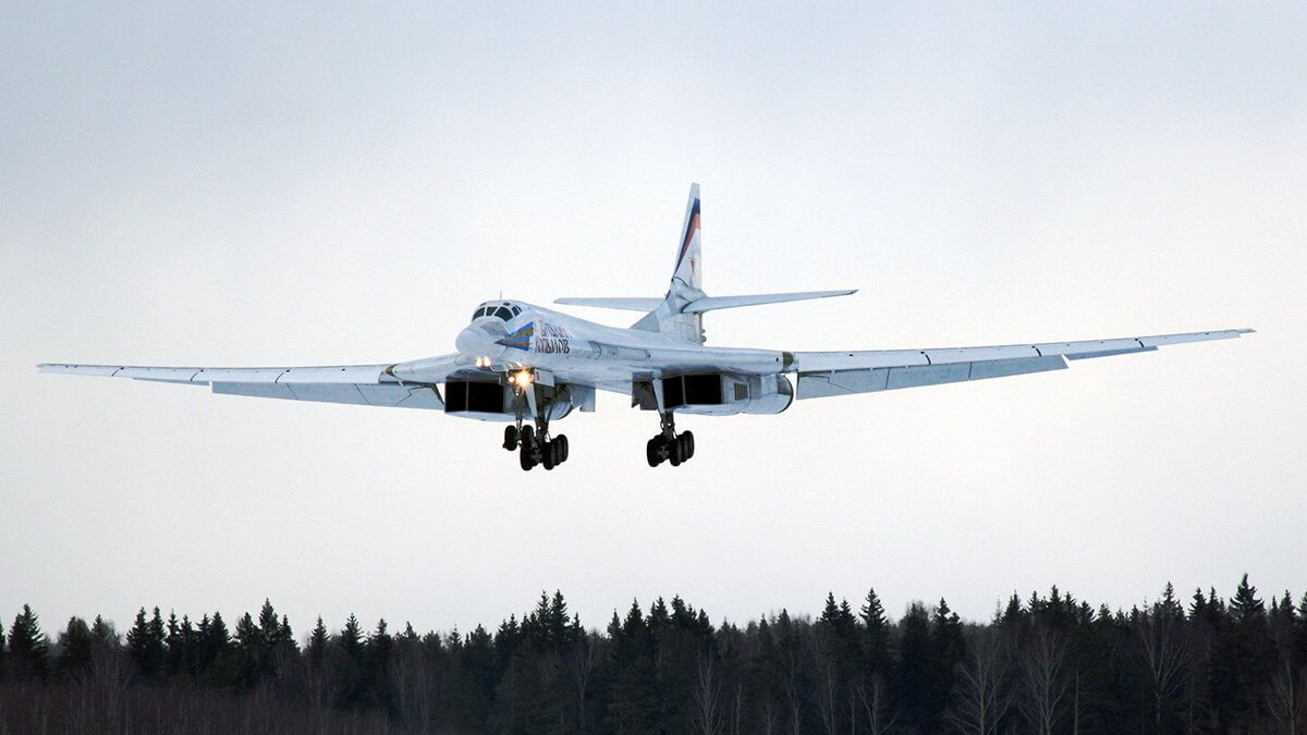 Россиян эвакуируют из Алматы военной авиацией
