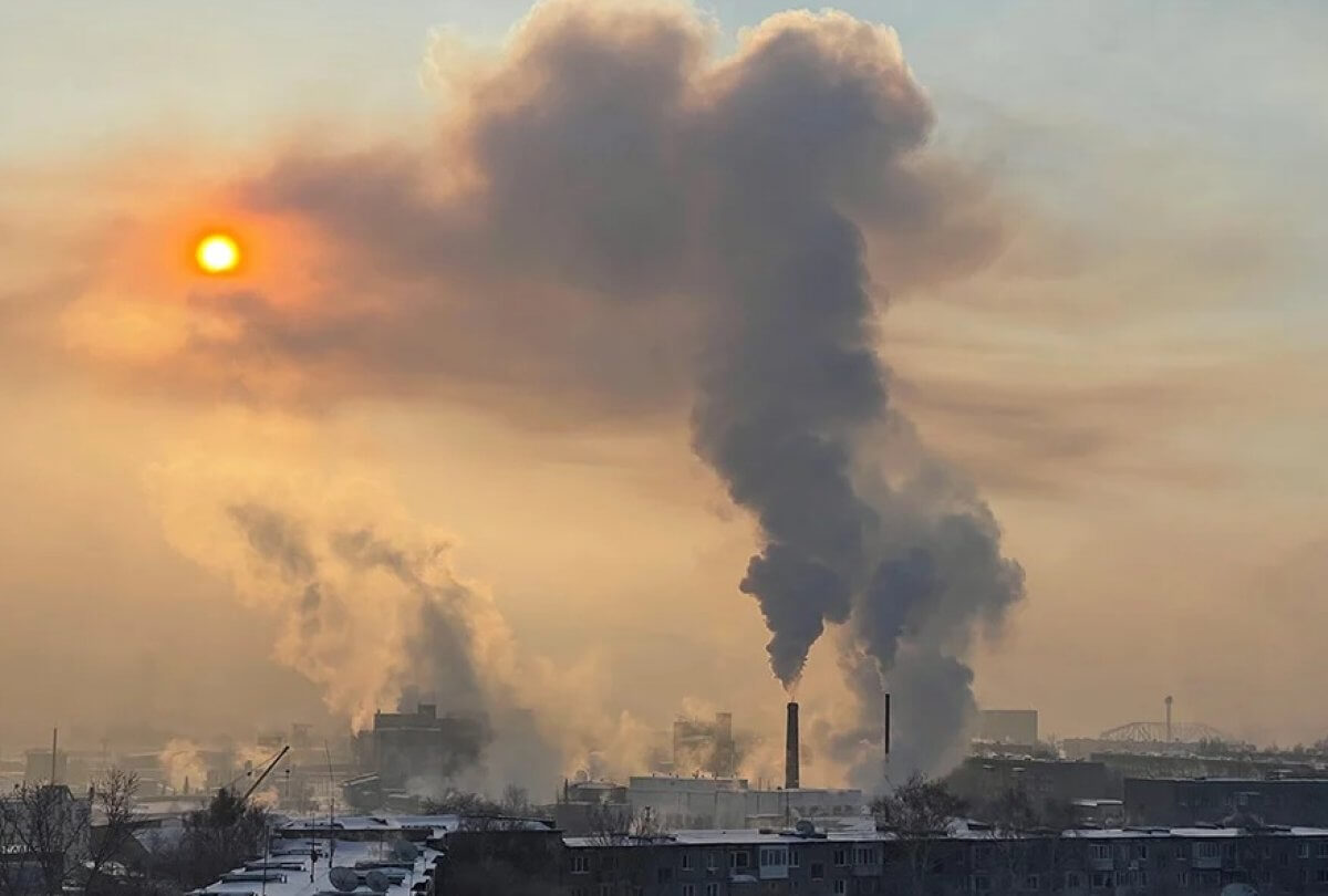 Высокое загрязнение. НМУ Усть-Каменогорск. Усть-Каменогорск загрязнение воздуха. Усть Каменогорск загрязнение. Экология Усть-Каменогорска.