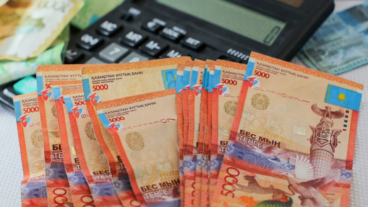 За год расходы казахстанцев увеличились на 15%