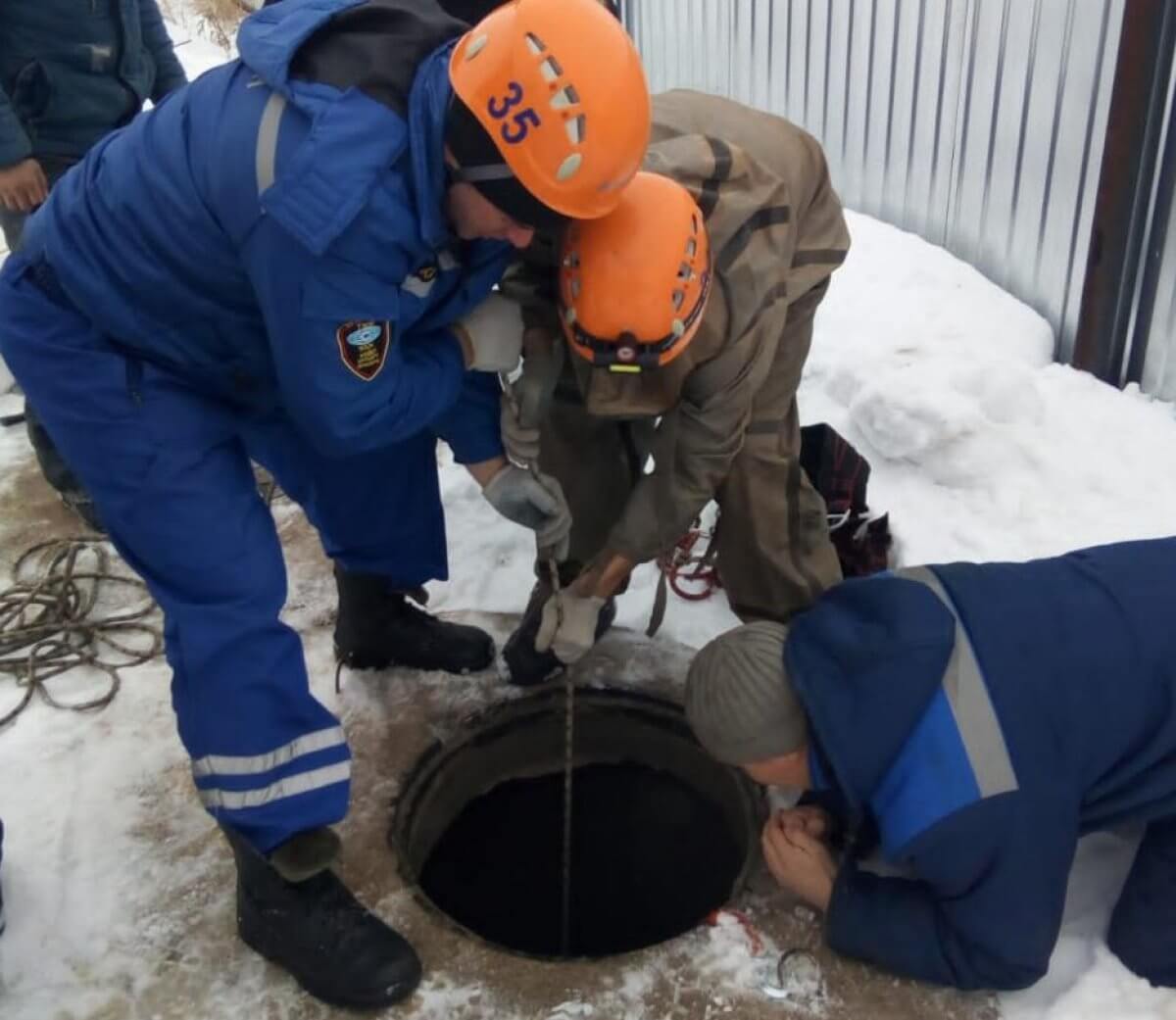 Шестилетний мальчик провалился в септик в ЗКО. Он - в тяжелом состоянии