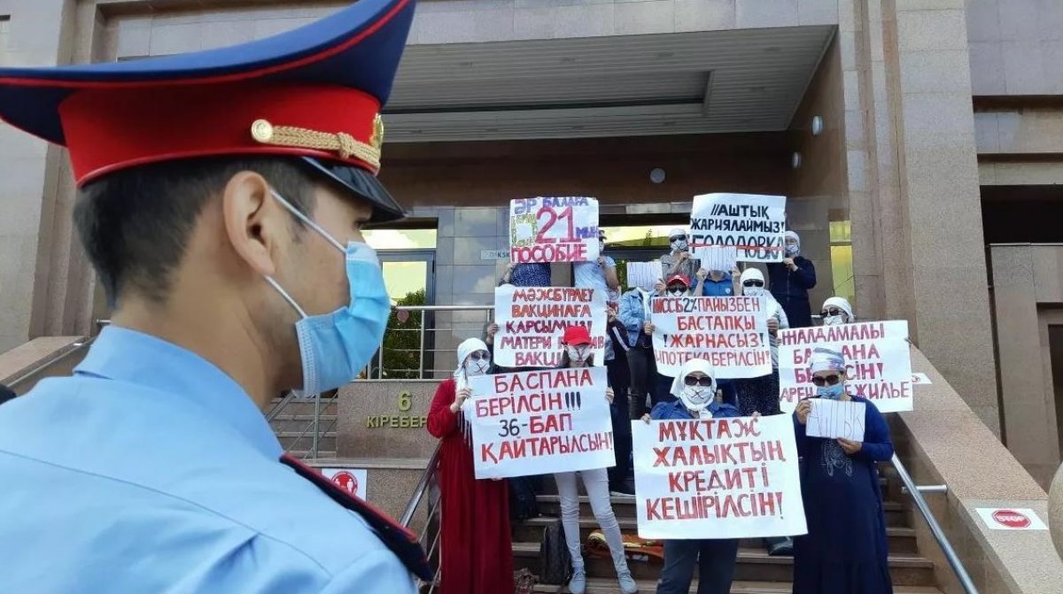 "Привыкли жить на халяву": почему многодетные в Казахстане превратились в собирательный образ нытиков?