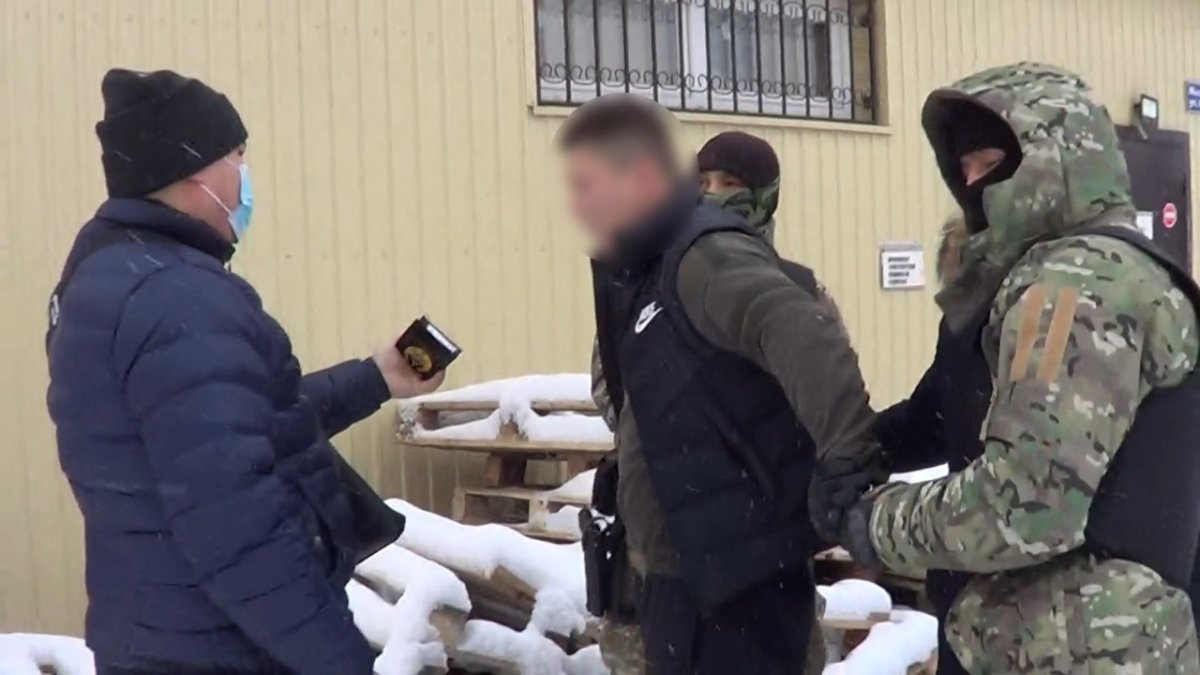 В ВКО ликвидировали группу наркозакладчиков, которых курировали за пределами страны