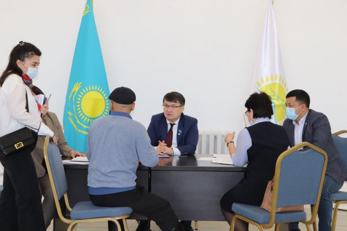 Жители Приаралья пожаловались депутатам на нехватку пастбищных угодий