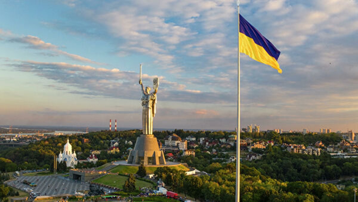 МИД объявил об эвакуации казахстанцев из Украины
