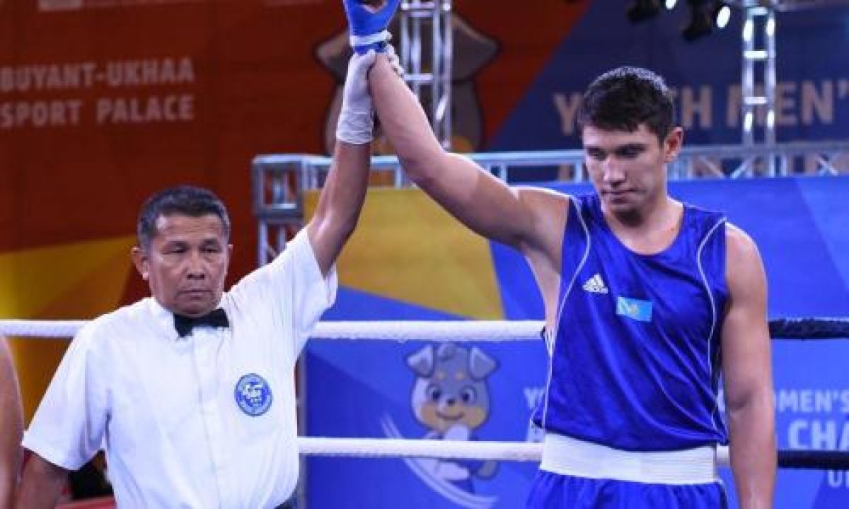 Боксер из Казахстана уверенно прошел в финал "малого чемпионата мира"