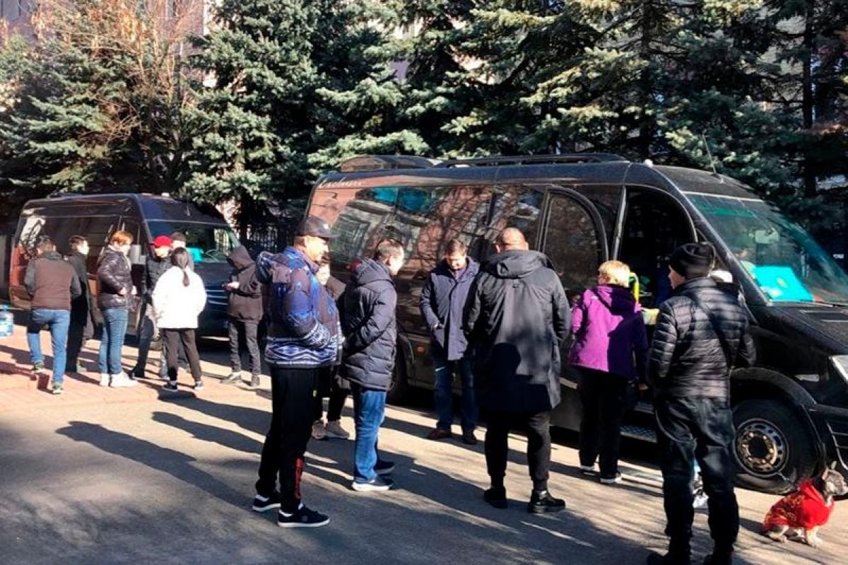 Еще 34 казахстанца выехали из Киева в Польшу