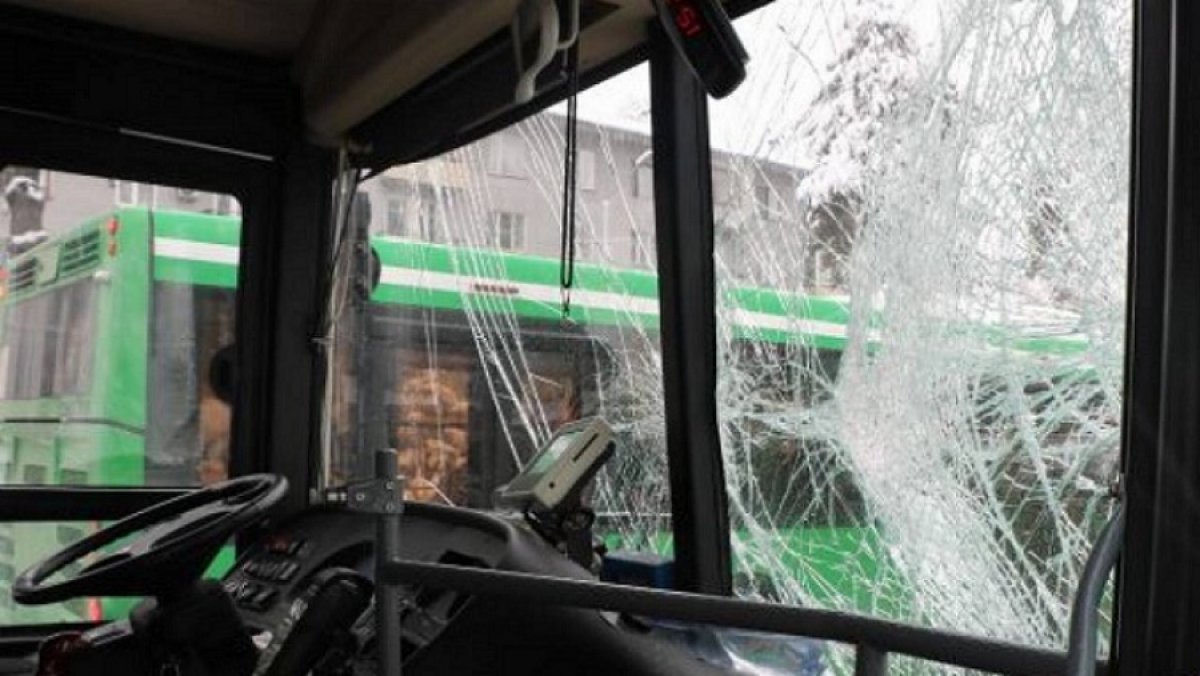 Водитель автобуса сбил насмерть пешехода в Алматы
