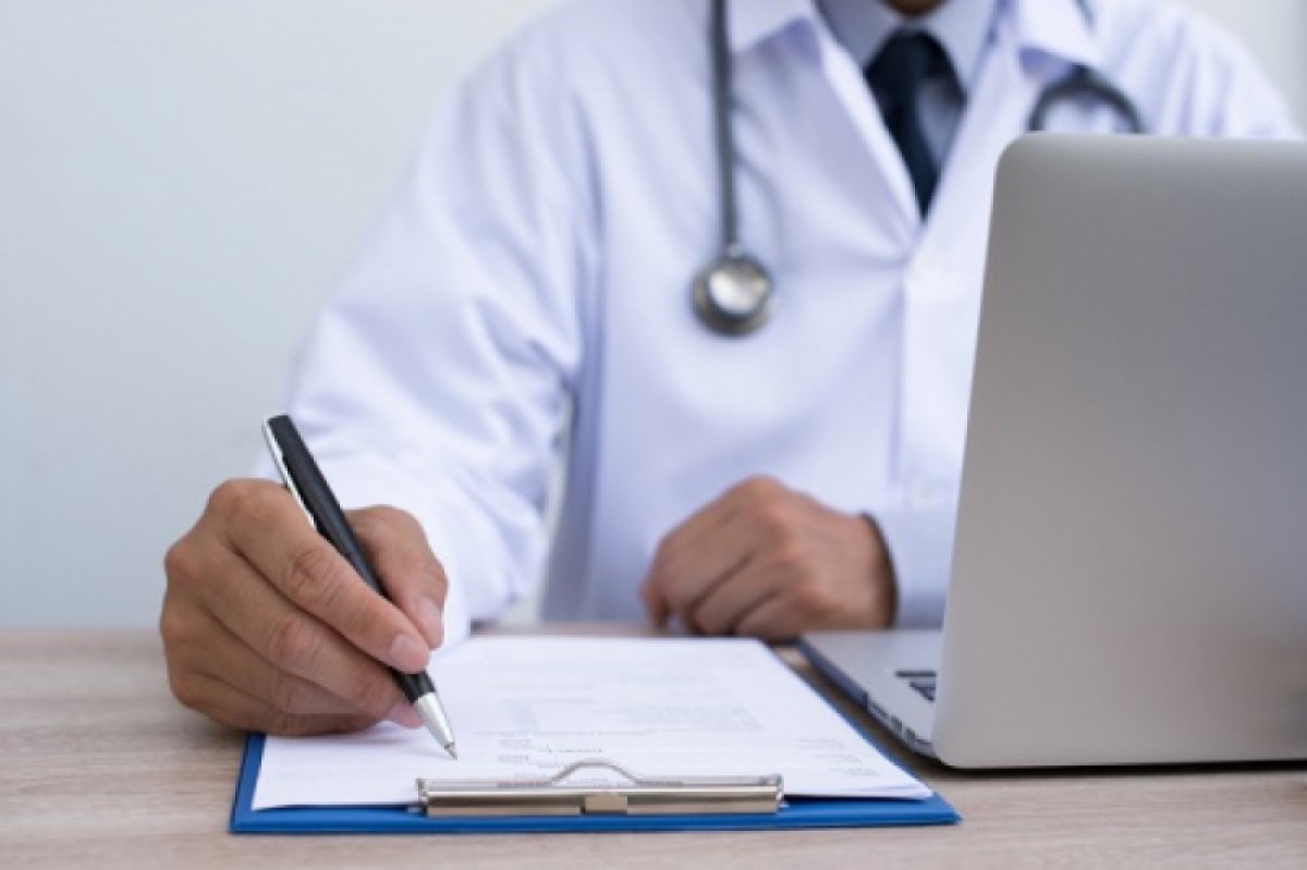 Скончался известный казахстанский онколог-хирург Муратбек Жумакаев