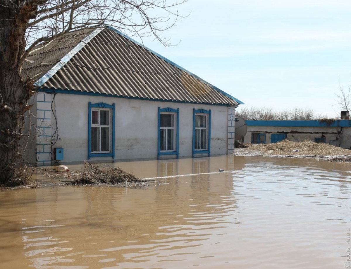 В каких районах казахстана паводки. Новоишимка Казахстан. Село Карагаш Казахстан. Паводок в селе. Костанай наводнение.