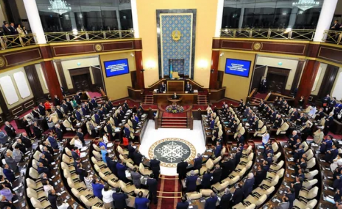 В Казахстане законы будет принимать только Мажилис