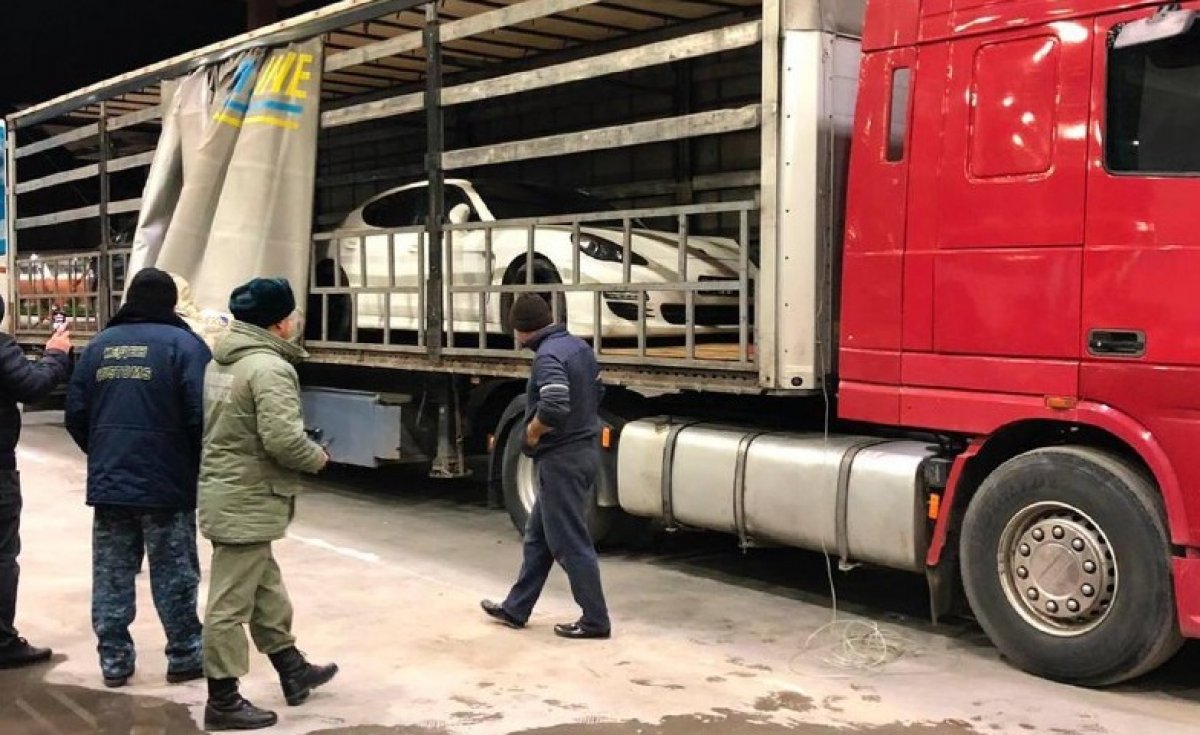 Контрабандный ввоз автомобилей пресекли сотрудники КНБ Казахстана