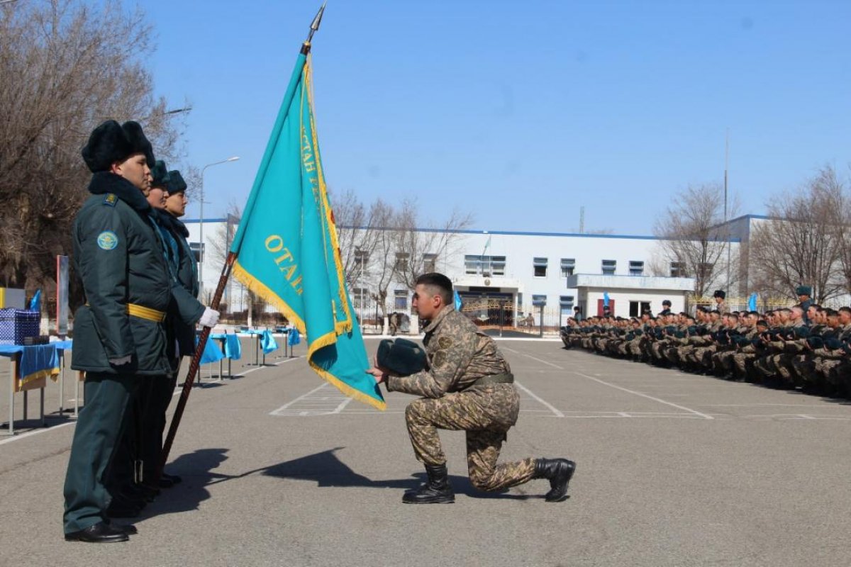 6 000 казахстанских тенге в рублях