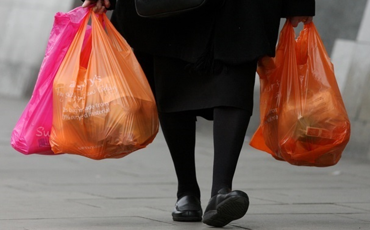 Пакеты с мясом из камеры хранения гипермаркета похитила астанчанка